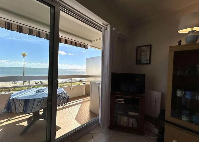 Agreable 4 Pers. Avec Terrasse Et Parking, - Fr-1-245-133