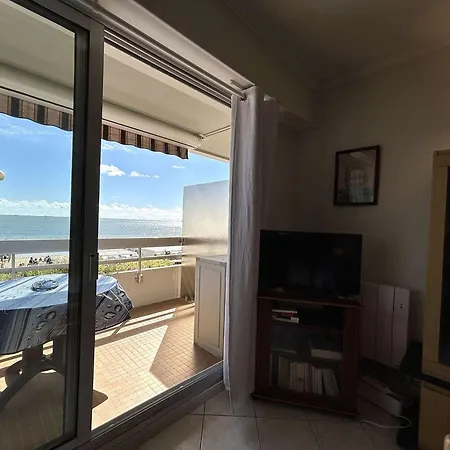 Agreable 4 Pers. Avec Terrasse Et Parking, - Fr-1-245-133