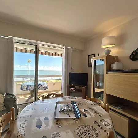 Agreable 4 Pers. Avec Terrasse Et Parking, - Fr-1-245-133 Apartment *