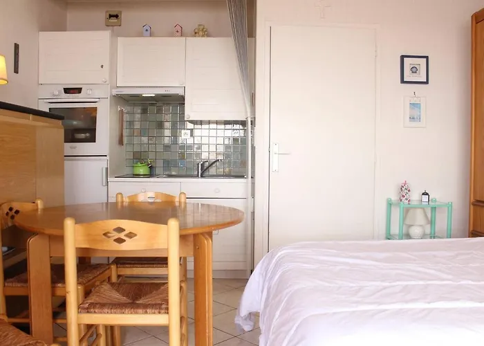 Agreable 4 Pers. Avec Terrasse Et Parking, - Fr-1-245-133 Appartement *